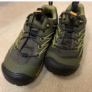 Keen shoes NEW slightly mismatched